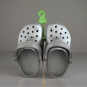 NEW ✨ Crocs Kid’s Metallic Clog C6
